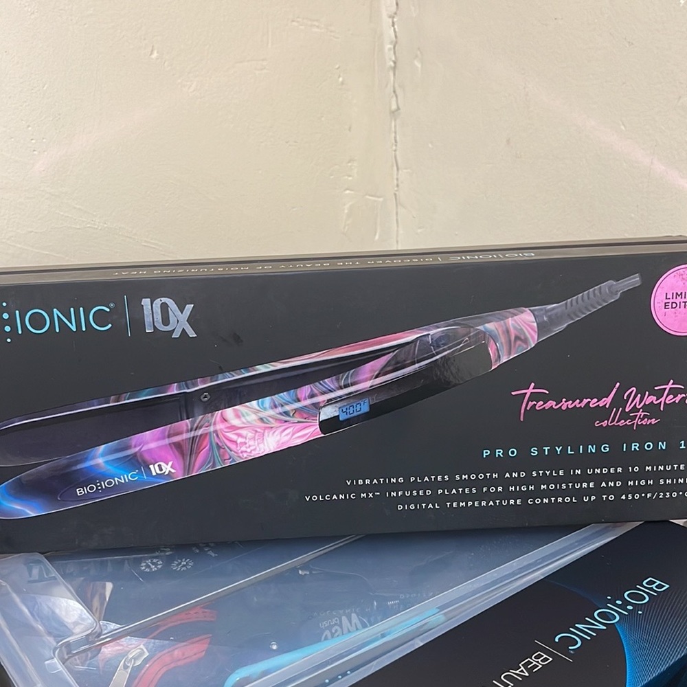 Bio ionic 10x exclusive flat iron